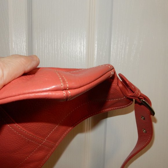 Danier purse - Picture 5 of 5